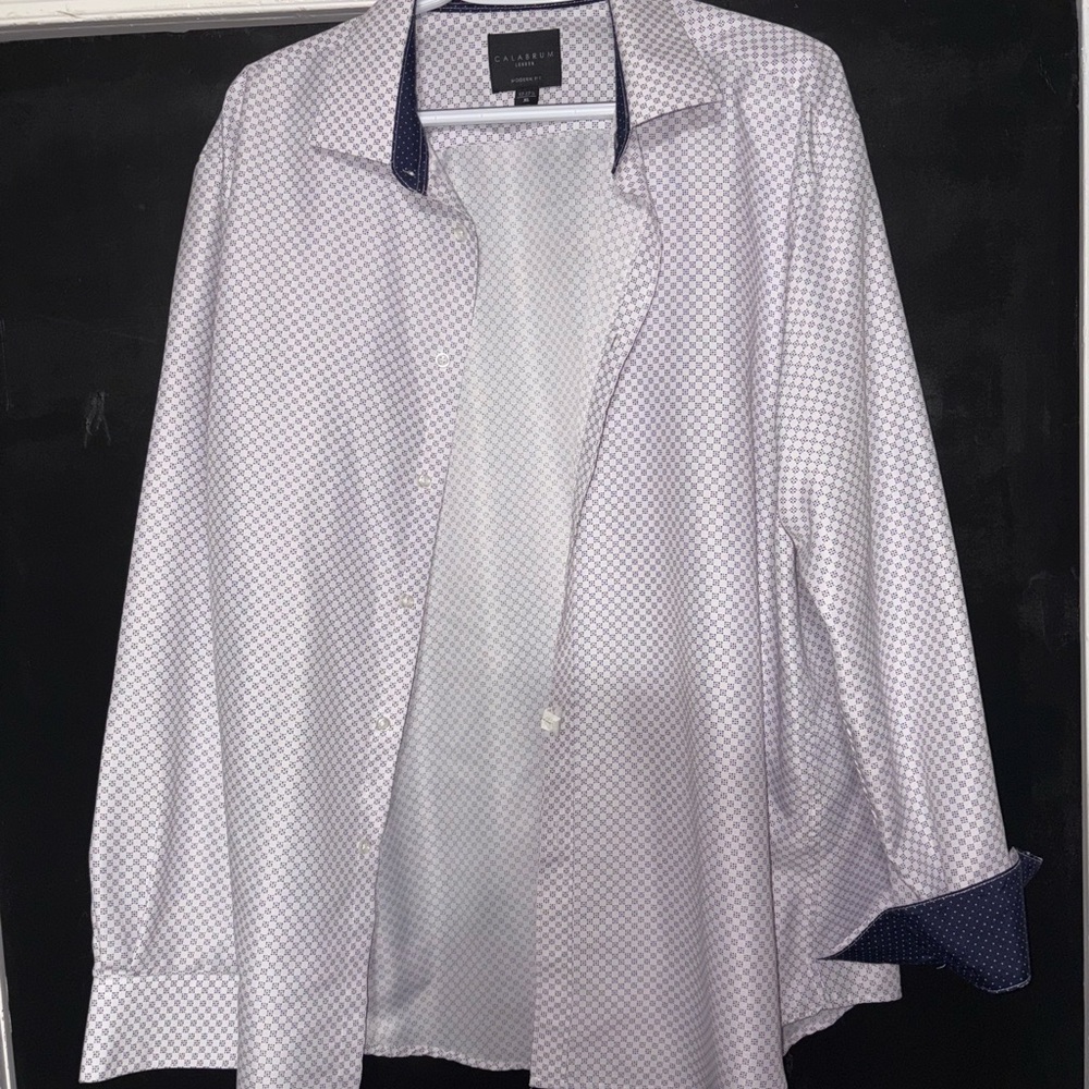 Men's XL Calabrum White and Purple Patterned Dress Shirt